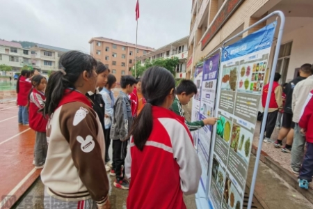 怀化师专开展大学生“三下乡”禁毒宣传教育活动