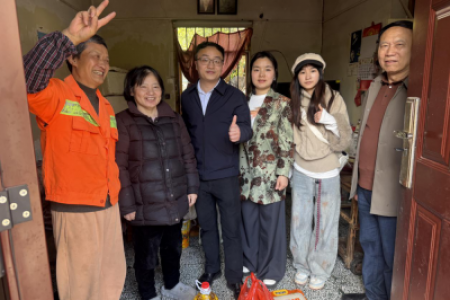 怀化喜典装饰工程有限公司走访大病困境家庭 爱心行动暖人心