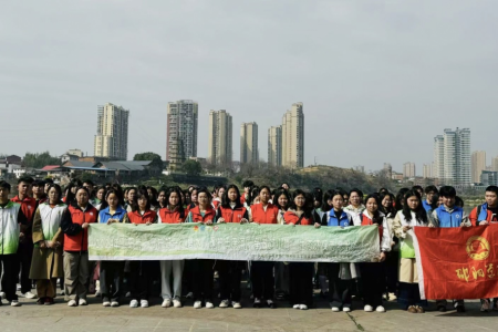 青春保护母亲河，邵阳学院青年志愿者展风采！