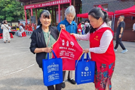 三下乡暨社科普及 筑牢消防安全“防火墙”