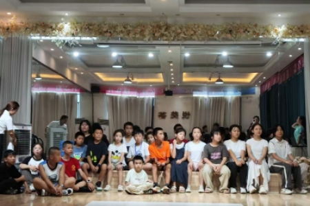 塑造健康身姿，助力青少年成长