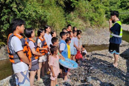 防溺水实战演练护航青少年暑期安全