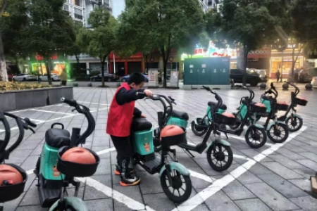 闪亮青春色·文明交通行