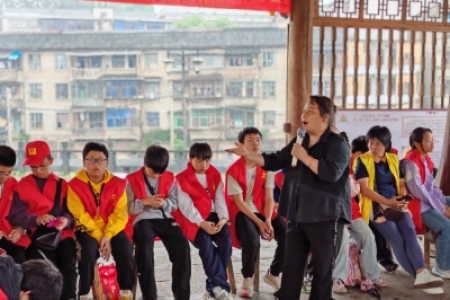 “我的青春我做主”心理减压公益讲座