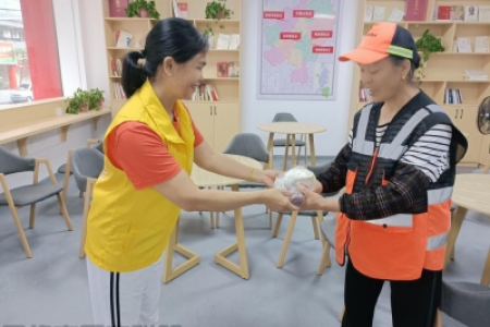 “爱心早餐”关爱环卫工人公益项目第八十九期