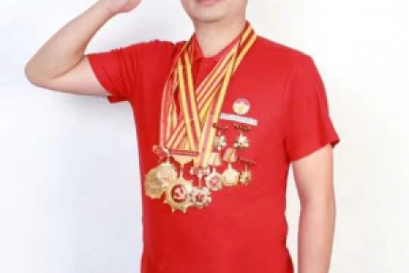 “贵州省道德模范”任廷波：孩子和老人的微笑就是我奋斗的目标