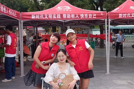 “湖南好人”禹贵梅：赠人玫瑰，手留余香