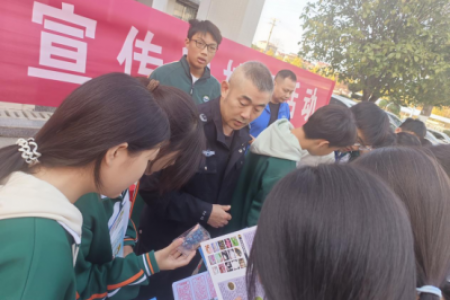 锦滨镇：禁毒宣传进校园 共筑青春“防火墙”