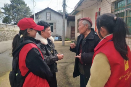 助学金点亮乡村少年梦，志愿情温暖事实孤儿心