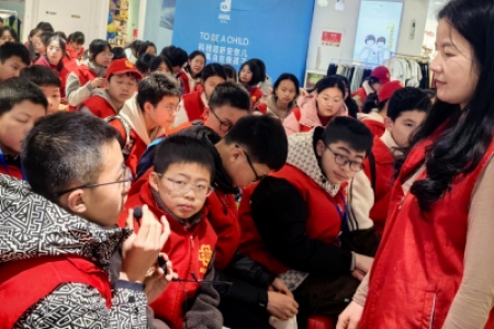 垃圾分类趣味团建，点亮青少年环保新征程