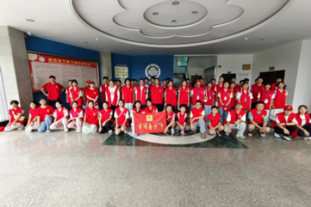 “探秘气象科技，筑牢防灾意识”——雷锋青少年走进怀化市气象局