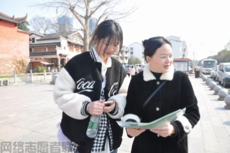沅陵县最美志愿者冯小娟：慈善融真情，爱心无止境。