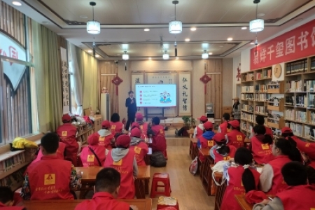 少年与法同行，模拟庭审展风采 — 雷锋青少年开展预防未成年人