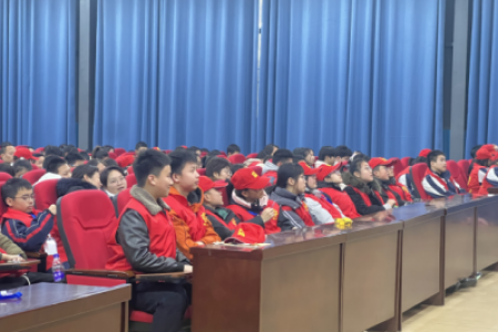 开学第一课：点亮心灯，雷锋青少年共探开学情绪管理之道