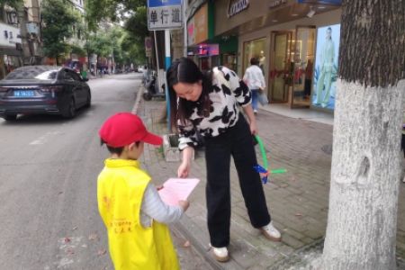 你文明的样子真美 | “河小青”：清明忆先烈 净滩又护河