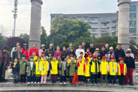 锦溪小学2025级6班“小手护环境 童心学雷锋”环保小卫士活