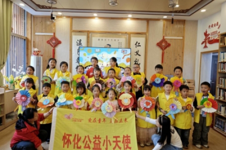 五一“巧”动手 “劳以润心，手作拾光”手工制作活动