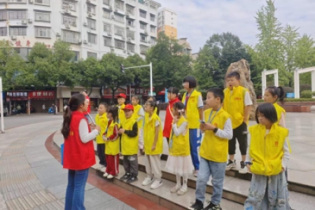 “小小善意传温暖，一颗糖果谢爱心”公益活动