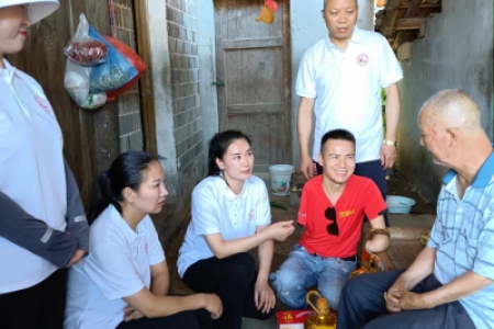 小小助残走进辰溪县开展重度残疾人朋友帮扶活动