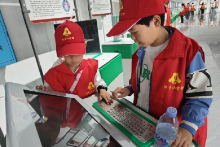 青少年科技馆参观：点亮科学之火，照亮未来之路！