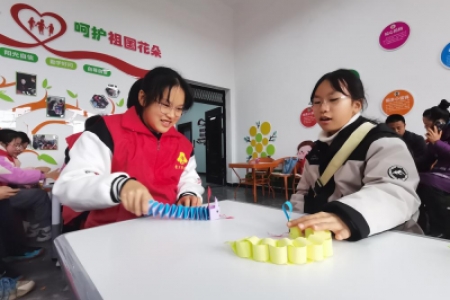 巧手迎春，暖意融融 —— 寒假手工艺品活动欢乐启幕